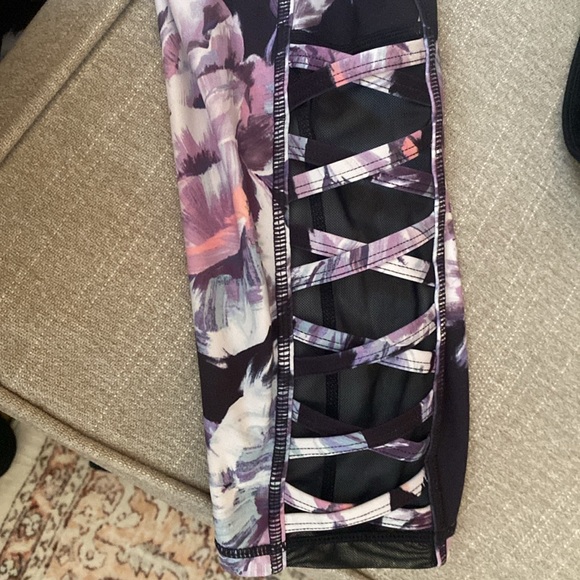 Ideology Black and Purple Floral Mesh Ankle Workout Cropped Leggings Size L - Picture 6 of 7